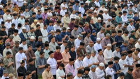 Khidmat Salat Id Muhammadiyah dari Lapangan Lodaya hingga Papua