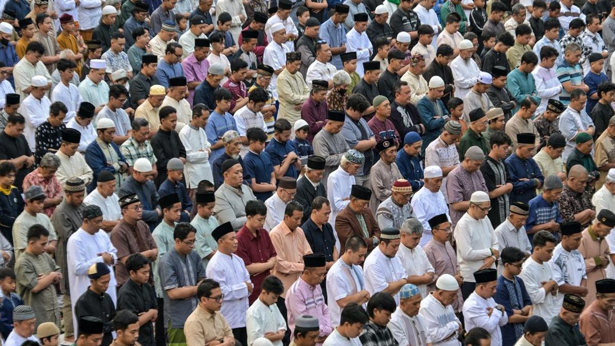 Khidmat Salat Id Muhammadiyah dari Lapangan Lodaya hingga Papua