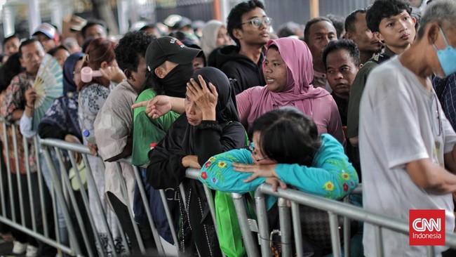 Warga antusias menghadiri open house di Istana Kepresidenan untuk halalbihalal Idulfitri 1447 Hijriah.