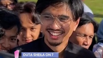 Video: Pesona Tak Luntur! Duta Sheila On 7 Dikerumuni Fans usai Salat Eid Fitri