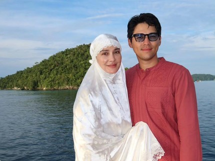 Potret Lebaran Pasangan Artis, Unik Luna Maya & Maxime Rayakan di Tengah Lautan