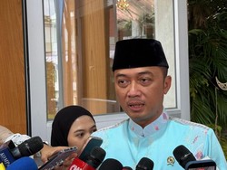 Pemerintah Kaji Pengecualian WFH Sektor Pelayanan hingga Perdagangan