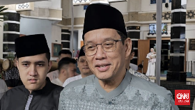 Lebaran Pertama Jadi Menkeu, Purbaya Pakai Baju Baru dari Tanah Abang