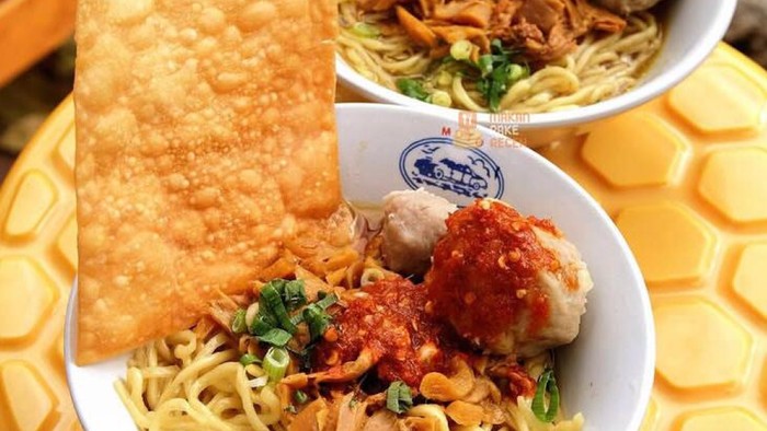 Top 5 List: Rekomendasi Warung Bakso dan Mi Ayam di Bandung yang Terkenal Enak