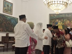 Pramono Gelar Open House, Warga Mulai Berdatangan ke Balai Kota Jakarta