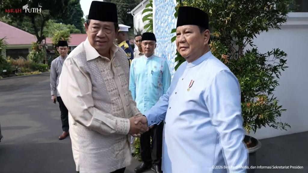 Prabowo Sambut Langsung SBY yang Datang ke Open House Istana