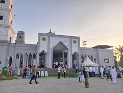 Sambut Kedatangan Prabowo, Jemaah Padati Masjid Darussalam Aceh Tamiang