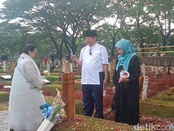 Lebaran Tanpa Vidi Aldiano, Harry Kiss: Tak Ada Lagi Foto Lebaran yang Unik