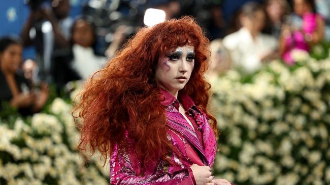 Chappell Roan membantah terlibat dalam dugaan insiden agresif yang dilakukan oleh oknum petugas keamanannya terhadap putri tiri pesepak bola Jorginho, Ada Law.