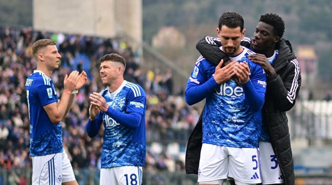 Como 1907 memberikan penghormatan terakhir kepada pemilik klub asal Indonesia, Bambang Hartono, sebelum kickoff lawan Pisa di pekan ke-30 Liga Italia