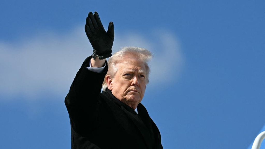 Trump Umumkan Serangan ke Iran, Jembatan Tertinggi di Timteng Hancur