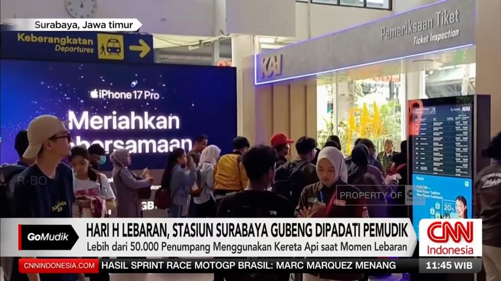 VIDEO: Stasiun Gubeng Dipadati Penumpang di Hari Lebaran