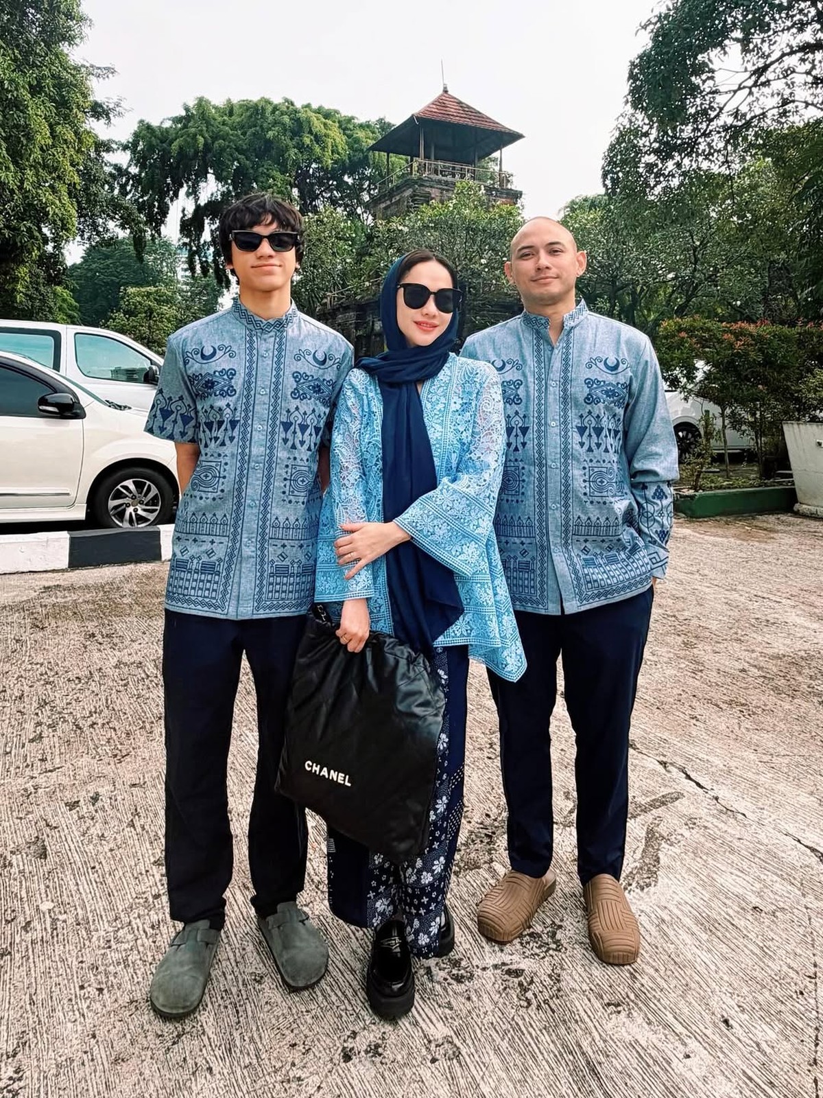 Baju lebaran keluarga artis