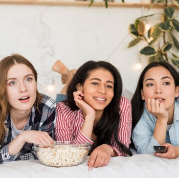 Rekomendasi Film Netflix Bertema Persahabatan yang Wajib Masuk Watchlist Kamu