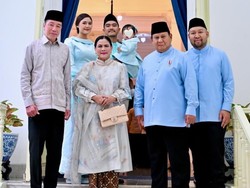 Gaya Iriana Dampingi Jokowi Silaturahmi Dengan Prabowo, Pakai Tas Rp 182 Juta