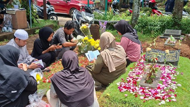 Keluarga dari cucu Mpok Nori yang diduga dibunuh seorang Warga Negara (WN) Irak berinisial F berharap pelaku dapat dihukum seberat-beratnya.