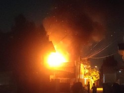 Garasi Klinik Mitra Ananda Palembang Terbakar, 5 Kendaraan Hangus