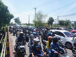 Jalur Arteri Jombang Macet Dua Arah pada H+2 Lebaran, Kendaraan Dialihkan