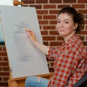 6 Ciri Kepribadian Orang yang Jago Menggambar, Nggak Sekadar Kreatif