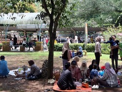 Warga Subang Ini Perdana ke Ragunan Saat Lebaran: Murah tapi Ramai Banget