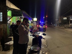 Kisah Pemudik Kehabisan Bensin di Cianjur Berakhir dengan Pertolongan