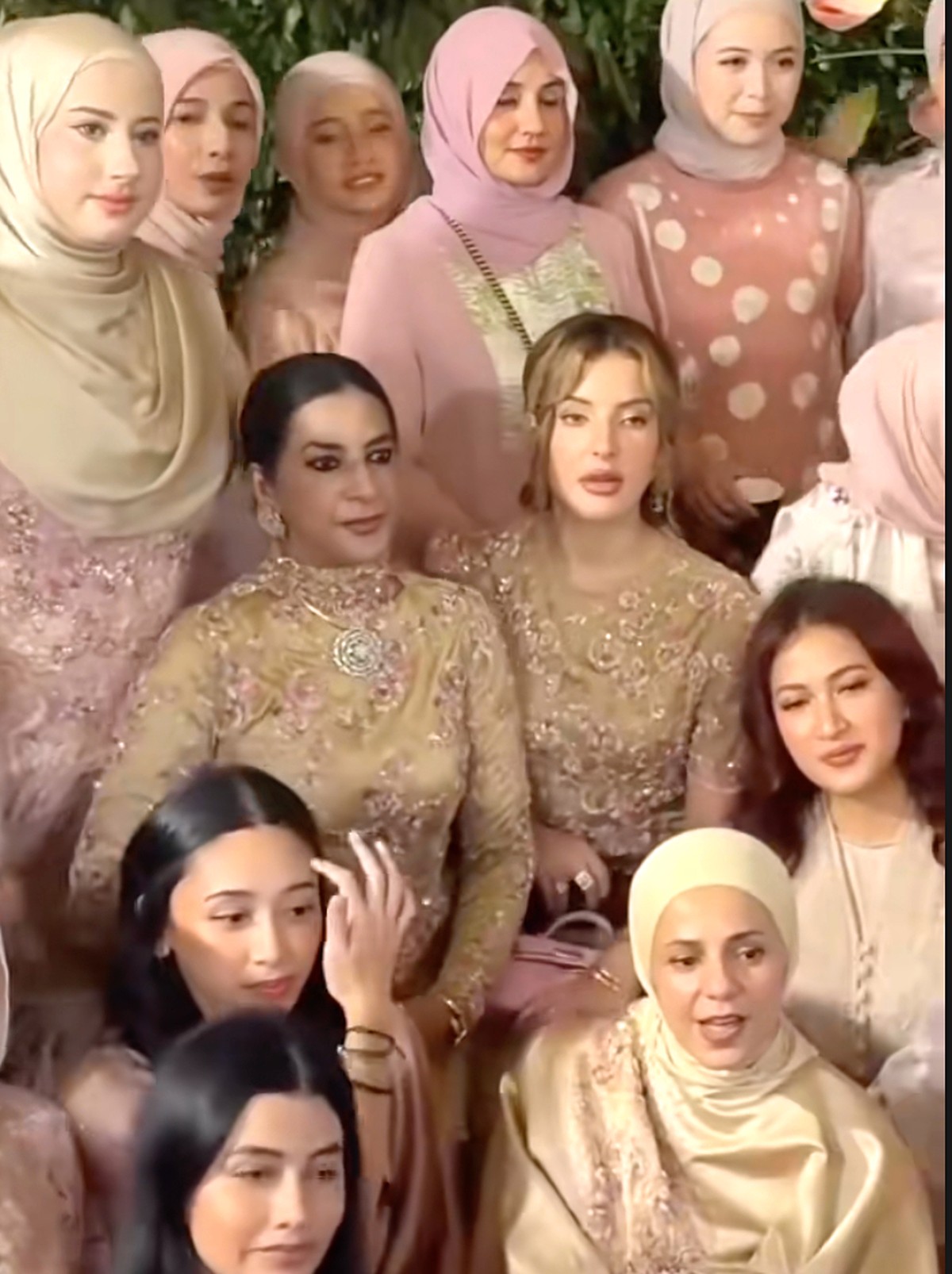 Tasya Farasya dan Tasyi Athasyia