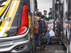 Puncak Arus Balik Hari Ini, Penumpang Tiba di Terminal Jakarta Naik 80%