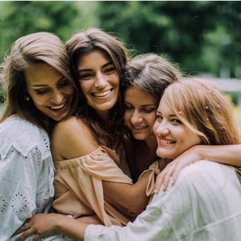 5 Ciri Kepribadian Orang yang Mudah Memaafkan, Hatinya Lapang Banget!