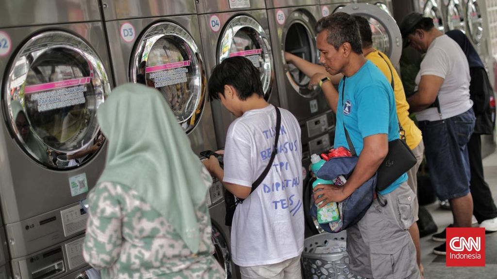 FOTO: Jasa Laundry Kebanjiran Pelanggan Setelah Lebaran