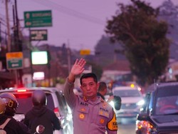 Kapolresta Bandung Turun Tangan Urai Kemacetan di Kawasan Wisata Pacira