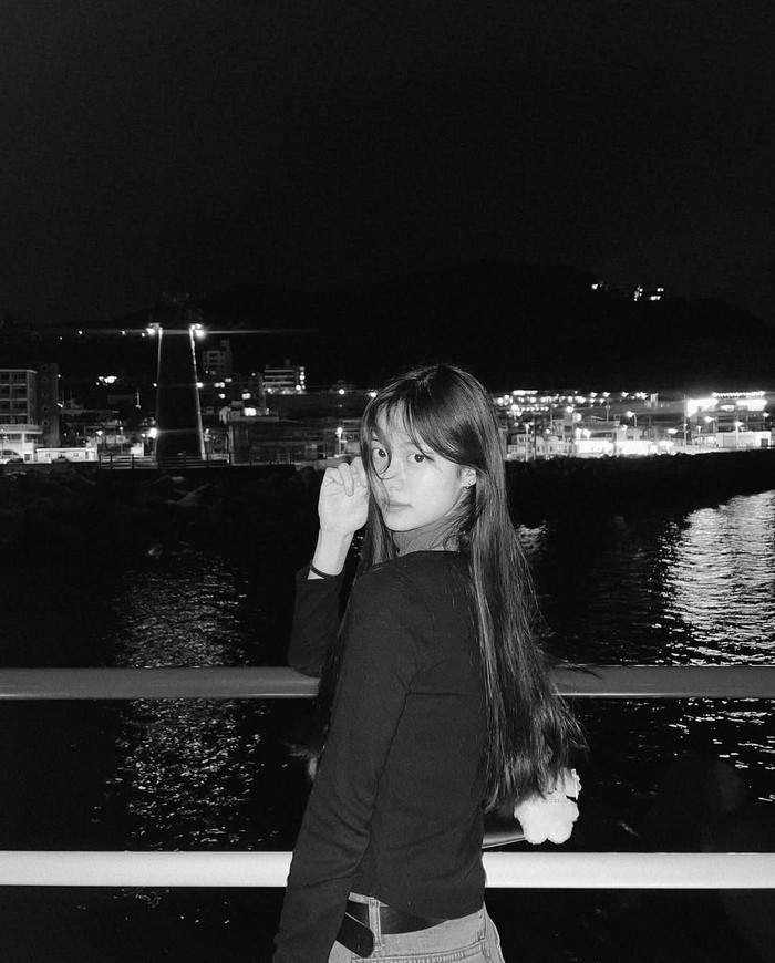 Lahir pada 16 November 2005 di Gaebong-dong, Distrik Guro, Seoul, Korea Selatan, orang kidal satu ini dulunya merupakan anggota LE SSERAFIM kedua termuda setelah Hong Eunchae. / Foto: instagram.com/garamonly