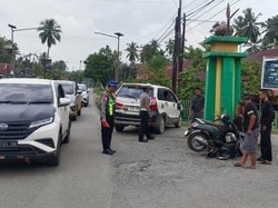 Pengendara Scoopy Tewas Usai Seruduk Avanza di Jalan Poros Konawe Utara