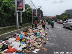 Viral Kotoran Berceceran di Semarang gegara Truk Sampah Oleng, Ini Respons DLH