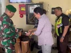 Ketulusan Petugas Tol Lampung Saat Temukan Dompet Berisi USD 20 Ribu