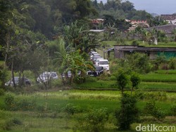 Ikuti Google Maps, Pemudik Bingung Lewati Persawahan Arah Tol Purwomartani