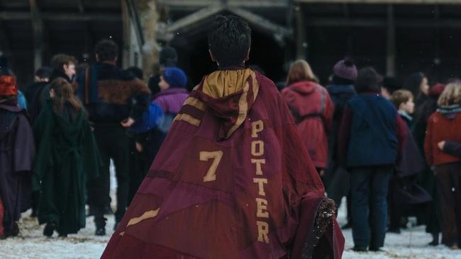 HBO resmi merilis tampilan perdana serial terbaru Harry Potter pada Selasa (24/3).
