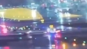 CCTV Detik-detik Pesawat Air Canada Tabrak Truk Damkar di New York