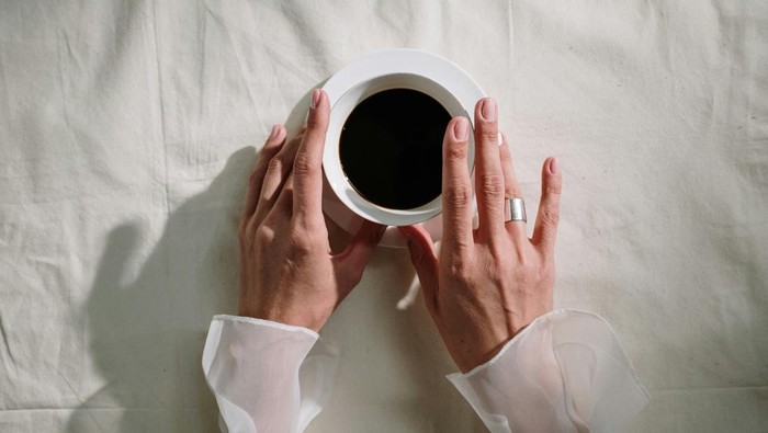 5 Ciri Kepribadian Orang yang Suka Minum Kopi Hitam Tanpa Gula