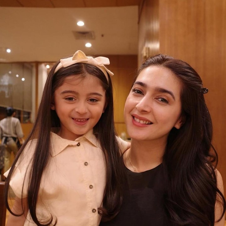 <p>Kebersamaan Guzel dan Nabila sudah sering terlihat, Bunda. Dari beberapa unggahan di Instagram, keduanya memang kerap menghabiskan waktu dan berfoto bersama. Bahkan, tak sedikit netizen yang menyebut mereka terlihat seperti kembar. (Foto: Instagram @guzelimalisyakieb)</p>