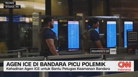 VIDEO: Agen ICE Di Bandara Picu Polemik