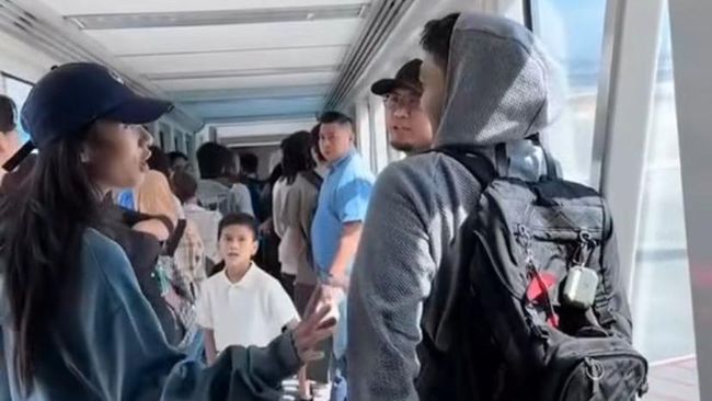 Akrab dengan Keluarga, 7 Potret Azizah Salsha dan Nadif Zahiruddin Liburan Bareng