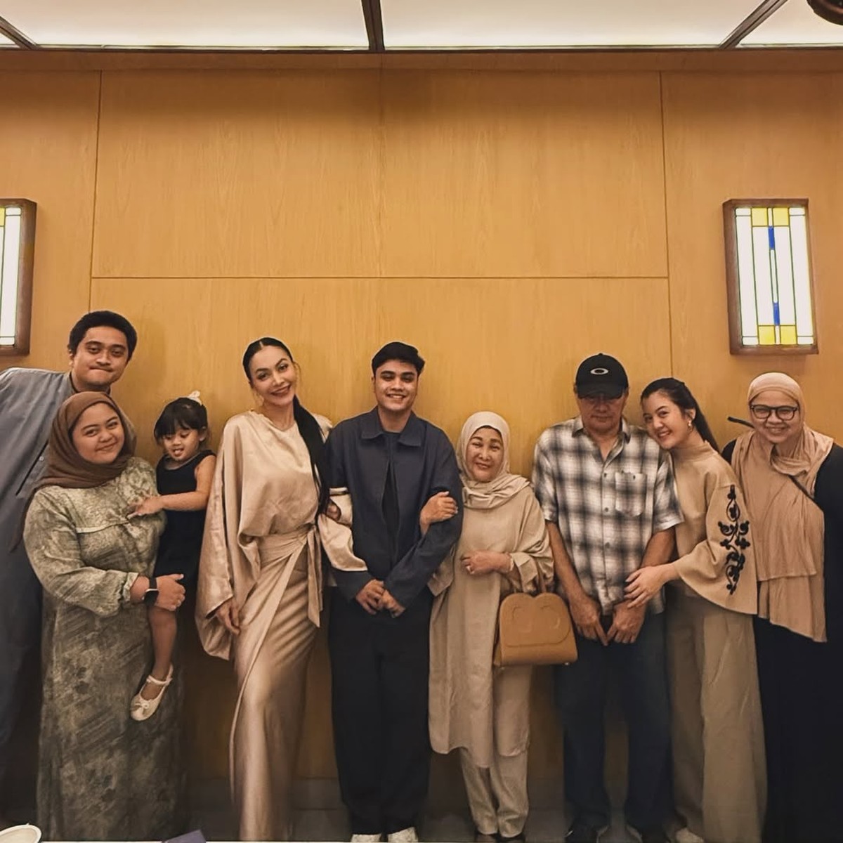 Denada Lebaran bareng Ressa Rizky Rossano&period;