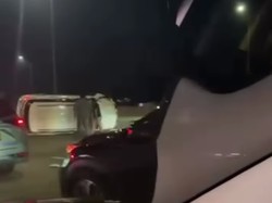 Video Fortuner Ugal-ugalan di Tol Andara, Tabrak Agya, Lalu Terguling