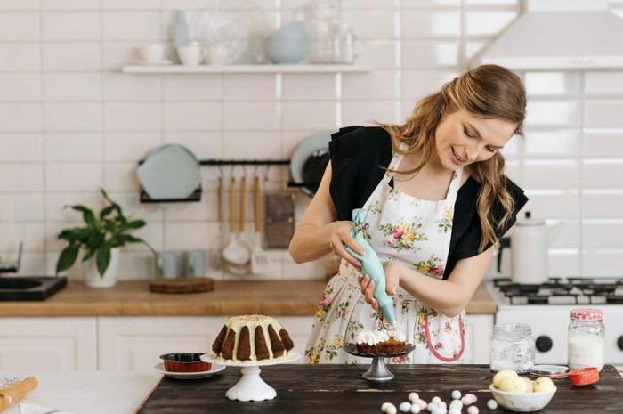 Hobi yang bisa membantu orang disiplin. Hobi dengan proses untuk disiplin melatih ketelitian/Foto: pexels.com/Pavel Danilyuk