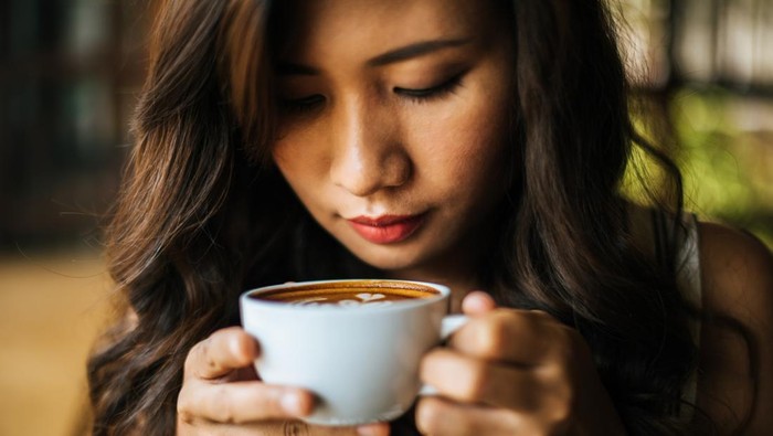 5 Ciri Kepribadian Orang yang Suka Minum Kopi Hitam