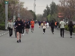 Video: Warga Teheran Masih Olahraga Pagi di Tengah Perang