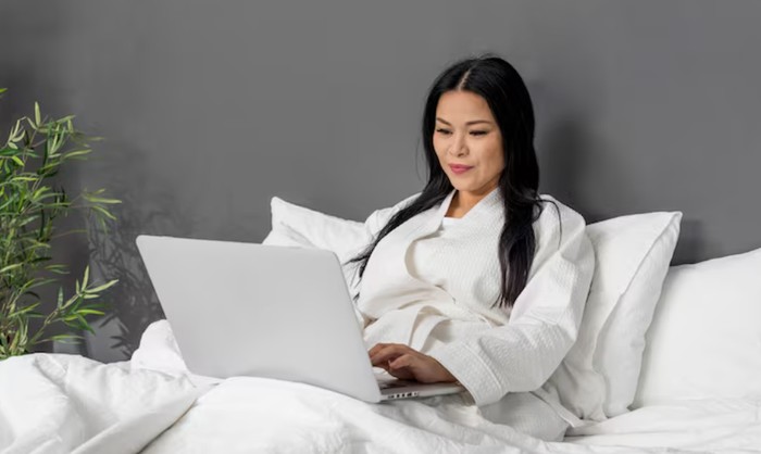 Kebiasaan pagi bisa merusak otak. Langsung bekerja/Foto: freepik.com/freepik