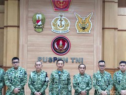 TNI Beri Penghargaan ke Prajurit Bantu Tangani Bencana-Jaga Stabilitas Negara