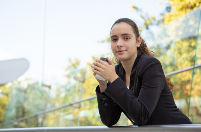 Lingkungan yang tenang membantu mengurangi kelelahan mental. Pagi hari menjadi waktu ideal untuk recharge energi./ Foto: freepik.com/katemangostar