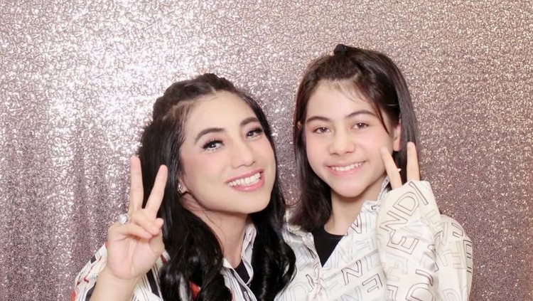 Penampilan Elif Anak Siti KDI Blasteran Turki Terlihat Makin Cantik